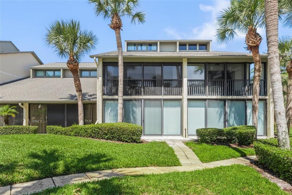 For Sale: $609,500 (2 beds, 2 baths, 1226 Square Feet)