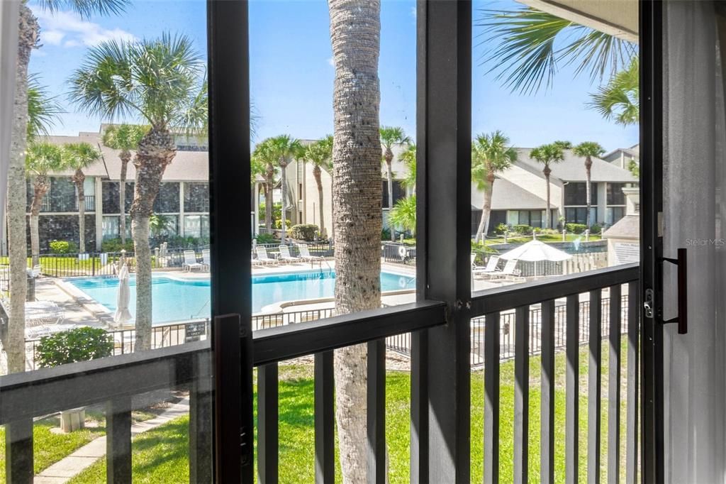 For Sale: $609,500 (2 beds, 2 baths, 1226 Square Feet)