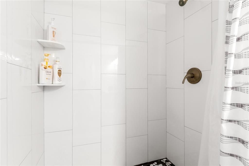 For Sale: $609,500 (2 beds, 2 baths, 1226 Square Feet)