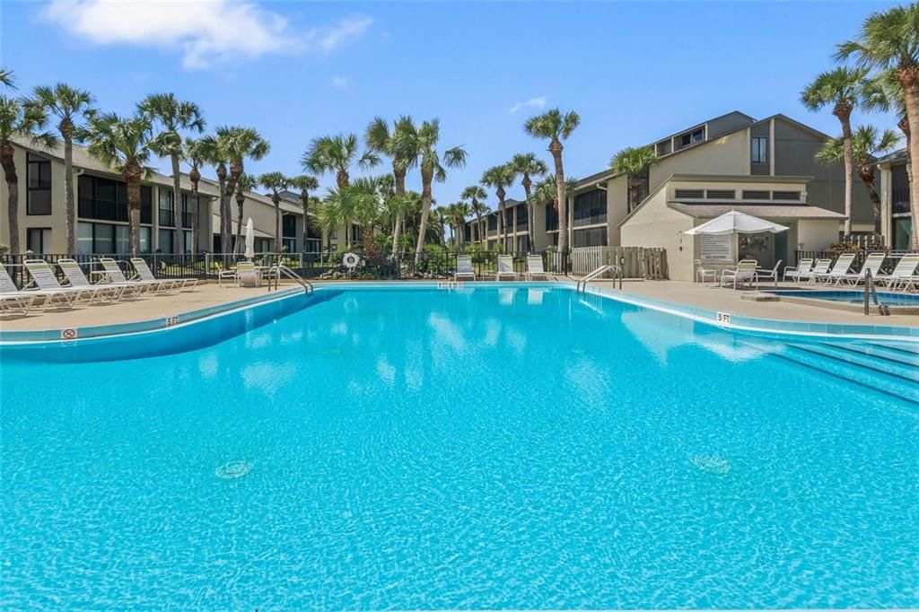 For Sale: $609,500 (2 beds, 2 baths, 1226 Square Feet)