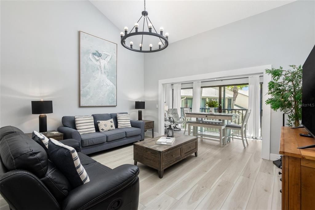 For Sale: $609,500 (2 beds, 2 baths, 1226 Square Feet)