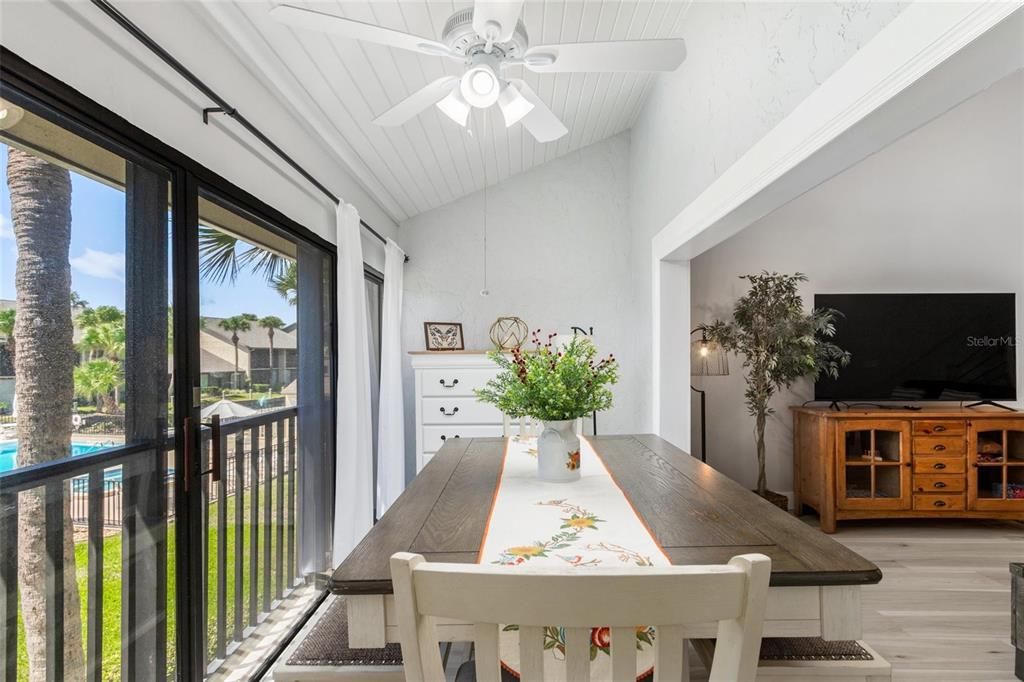 For Sale: $609,500 (2 beds, 2 baths, 1226 Square Feet)