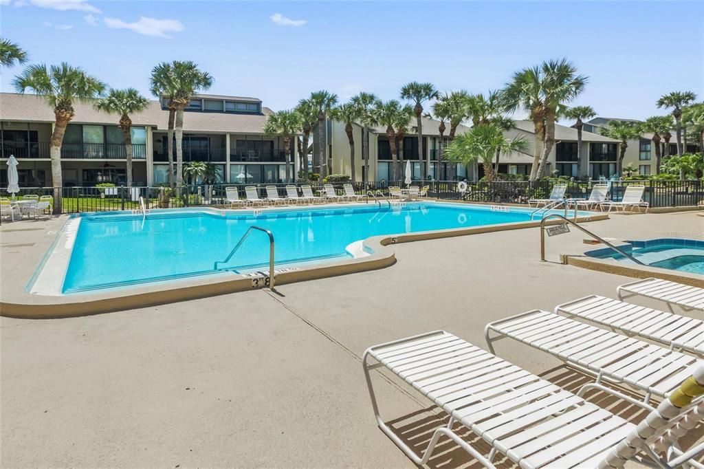 For Sale: $609,500 (2 beds, 2 baths, 1226 Square Feet)