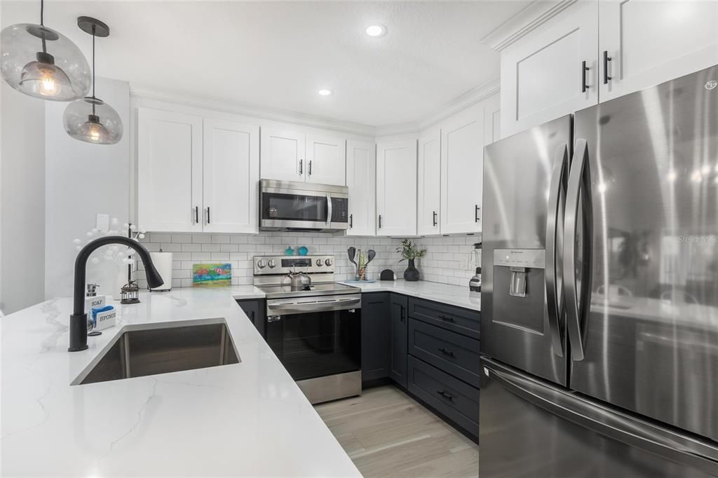 For Sale: $609,500 (2 beds, 2 baths, 1226 Square Feet)