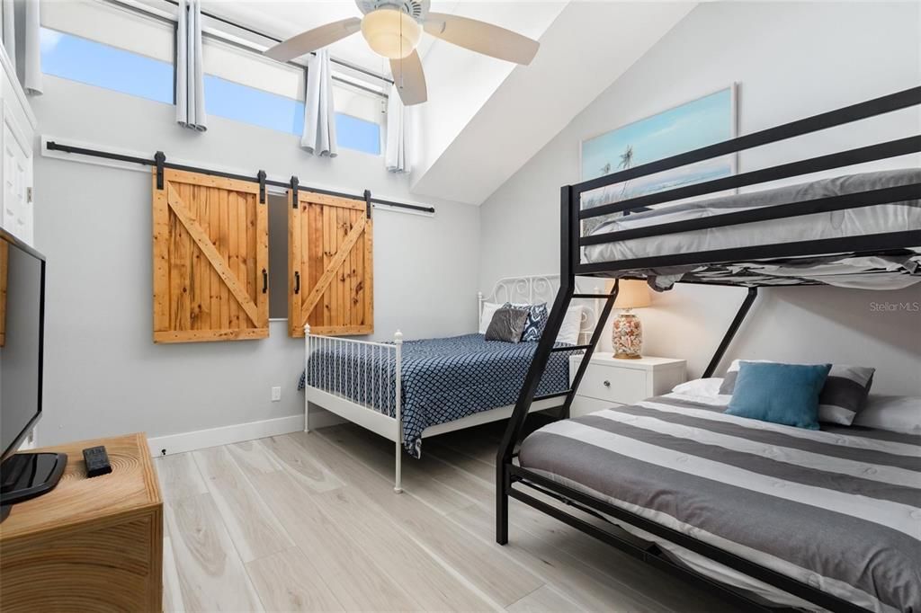 For Sale: $609,500 (2 beds, 2 baths, 1226 Square Feet)