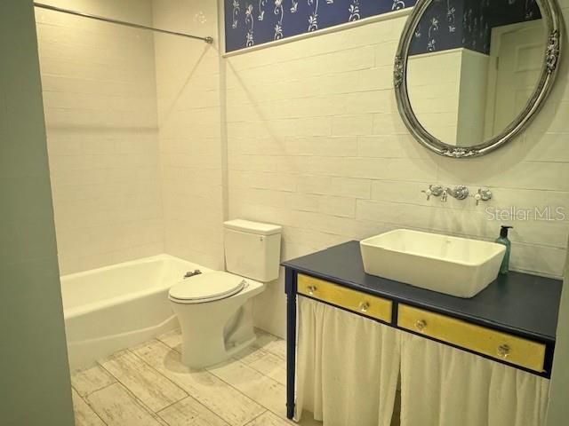 For Rent: $2,150 (2 beds, 2 baths, 1496 Square Feet)