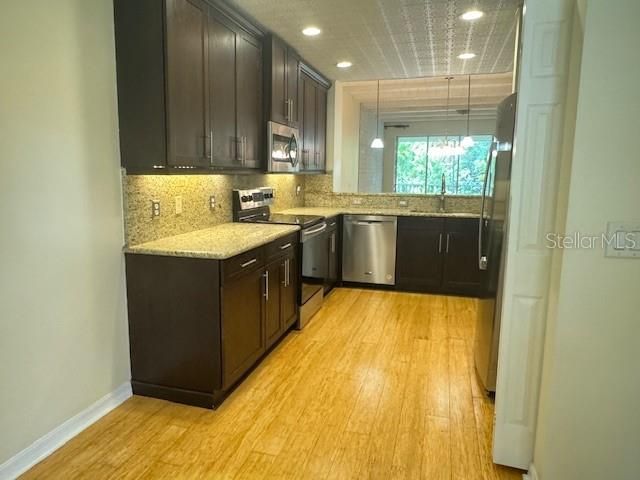 For Rent: $2,150 (2 beds, 2 baths, 1496 Square Feet)