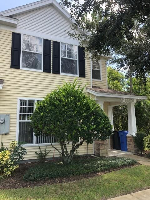 Active With Contract: $1,650 (2 beds, 1 baths, 1252 Square Feet)