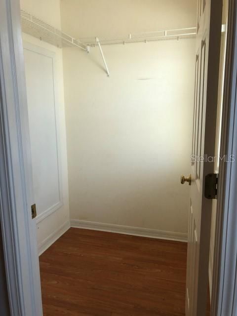 Active With Contract: $1,650 (2 beds, 1 baths, 1252 Square Feet)