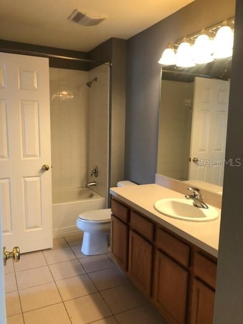Active With Contract: $1,650 (2 beds, 1 baths, 1252 Square Feet)