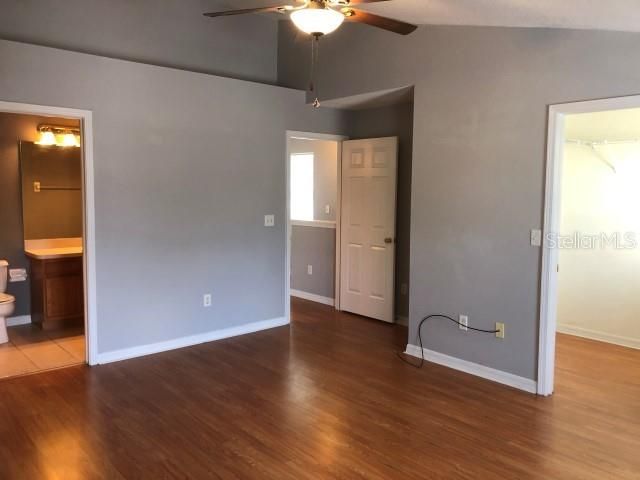 Active With Contract: $1,650 (2 beds, 1 baths, 1252 Square Feet)
