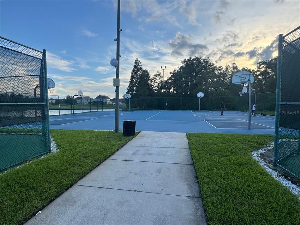 En Venta: $345,000 (3 camas, 2 baños, 1854 Pies cuadrados)