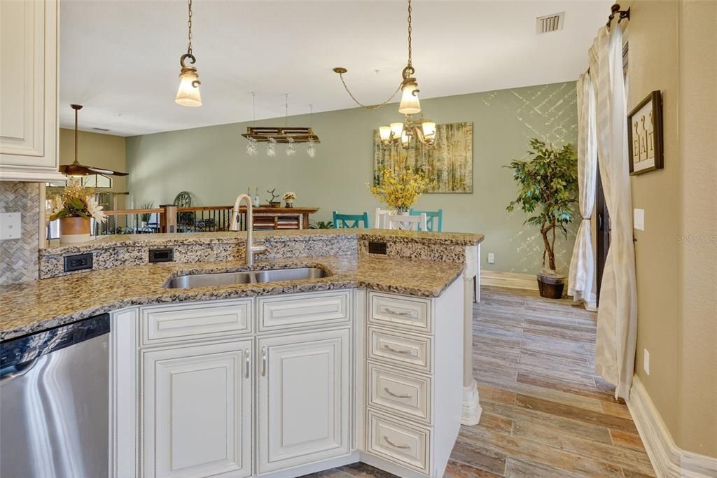 待售: $449,000 (3 贝兹, 2 浴室, 1722 平方英尺)