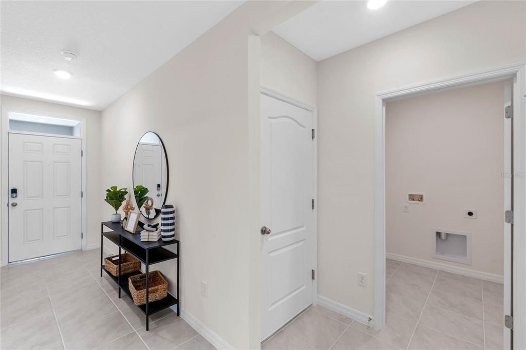 Active With Contract: $328,490 (3 beds, 2 baths, 1672 Square Feet)
