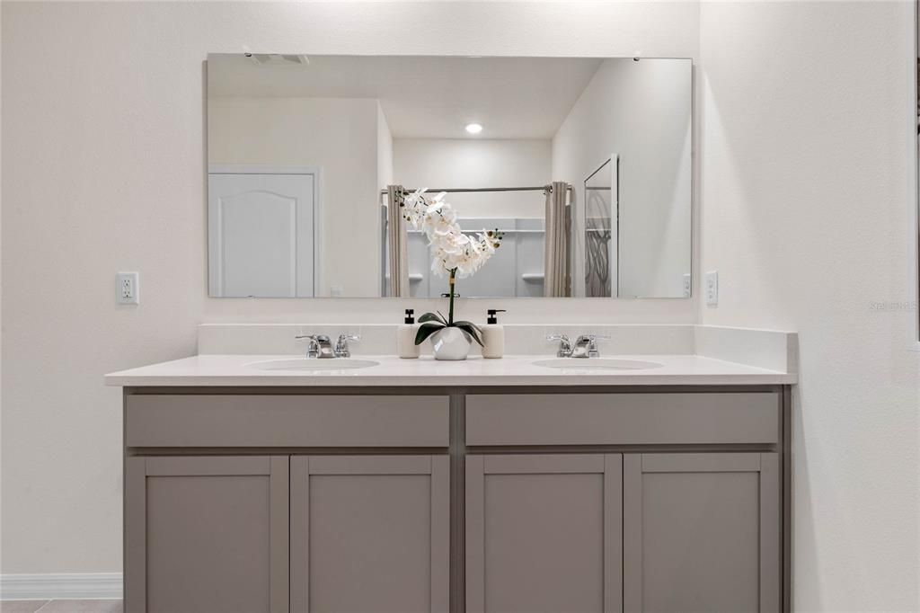 Active With Contract: $328,490 (3 beds, 2 baths, 1672 Square Feet)