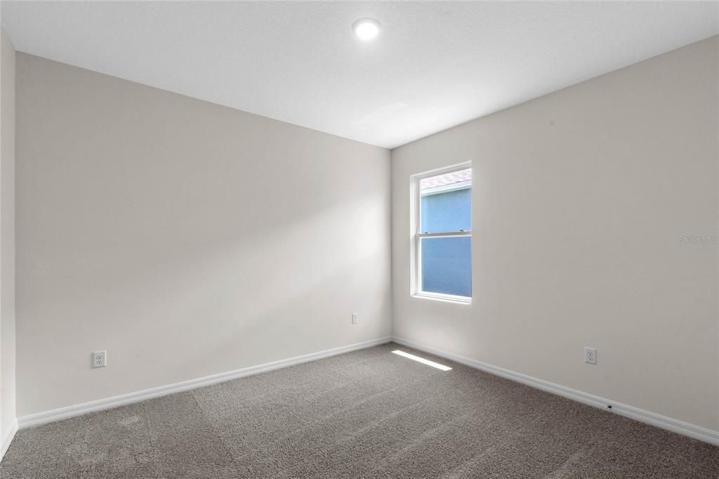 Active With Contract: $328,490 (3 beds, 2 baths, 1672 Square Feet)