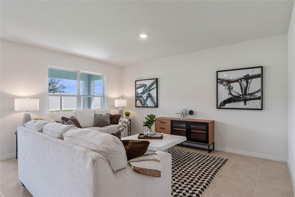 Active With Contract: $328,490 (3 beds, 2 baths, 1672 Square Feet)