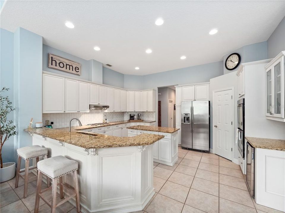 En Venta: $1,060,000 (4 camas, 3 baños, 3121 Pies cuadrados)