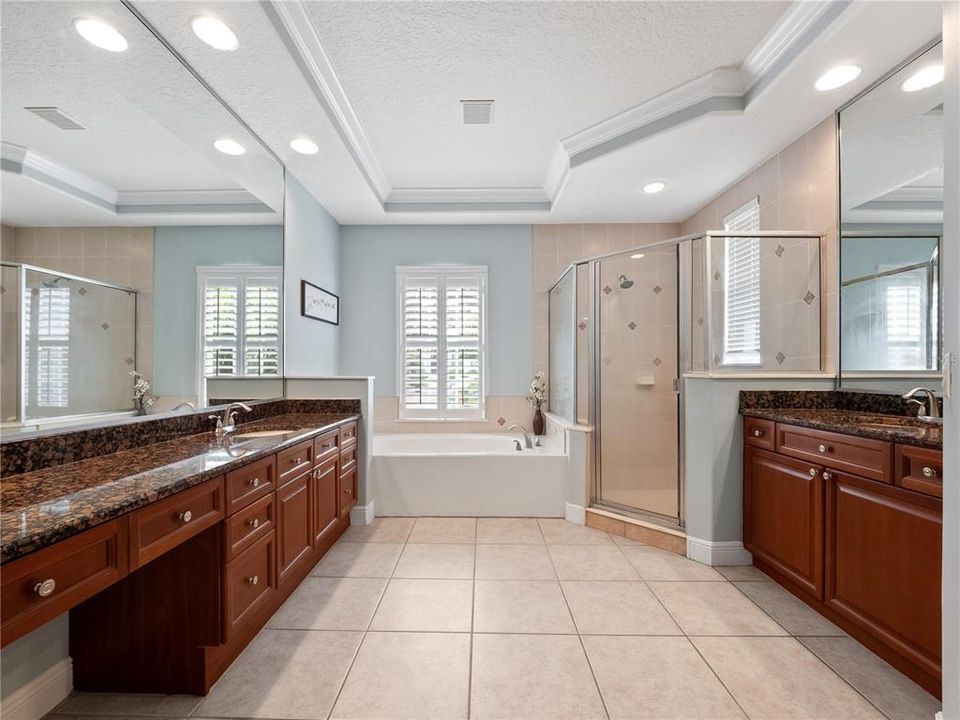 En Venta: $1,060,000 (4 camas, 3 baños, 3121 Pies cuadrados)