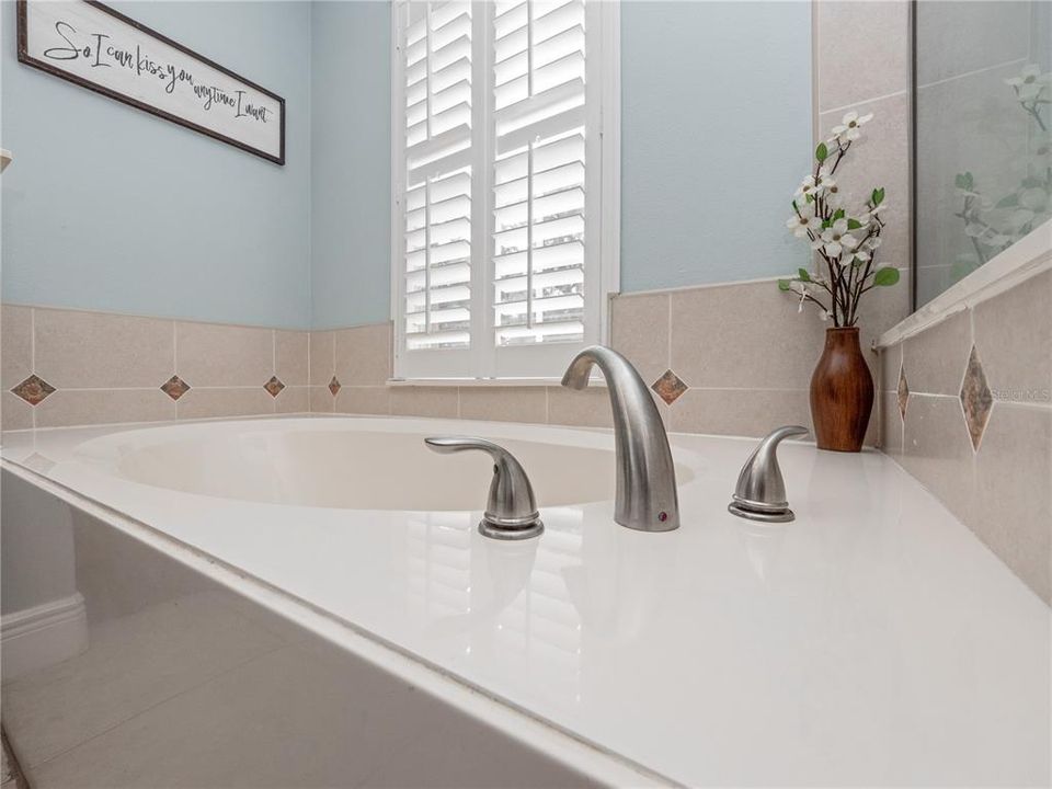 En Venta: $1,060,000 (4 camas, 3 baños, 3121 Pies cuadrados)