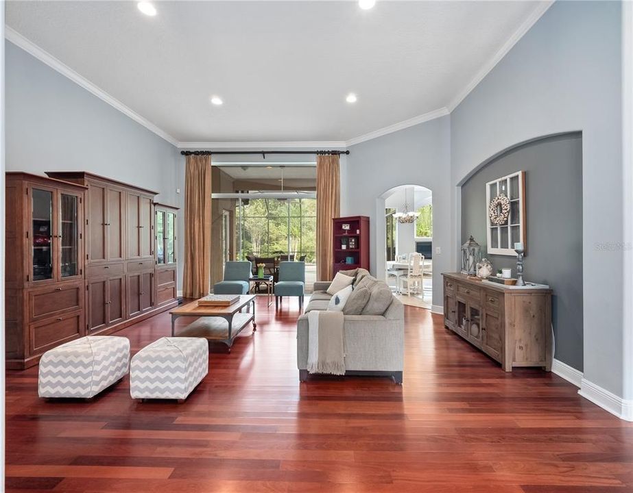 En Venta: $1,060,000 (4 camas, 3 baños, 3121 Pies cuadrados)