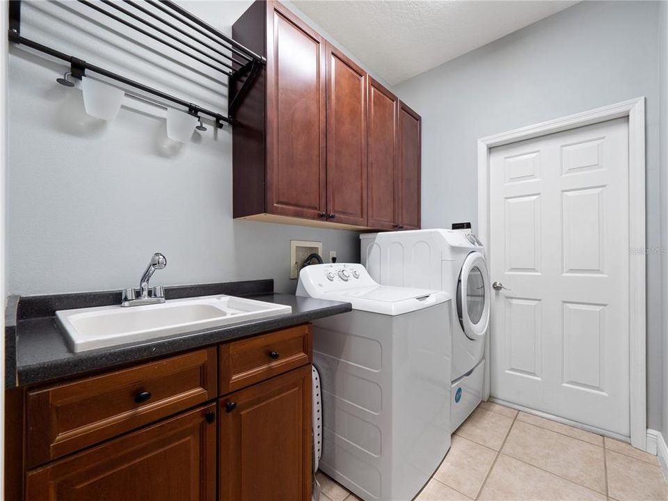 En Venta: $1,060,000 (4 camas, 3 baños, 3121 Pies cuadrados)