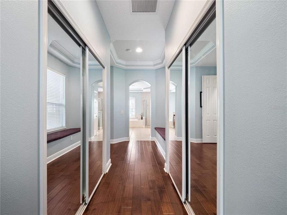 En Venta: $1,060,000 (4 camas, 3 baños, 3121 Pies cuadrados)