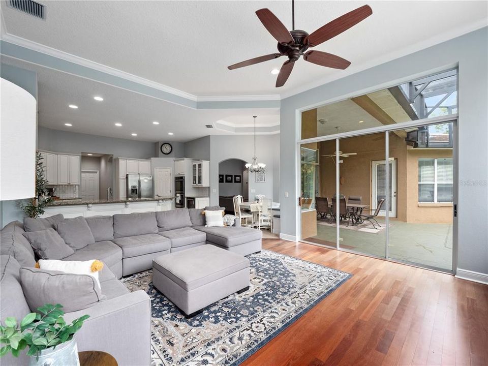 En Venta: $1,060,000 (4 camas, 3 baños, 3121 Pies cuadrados)