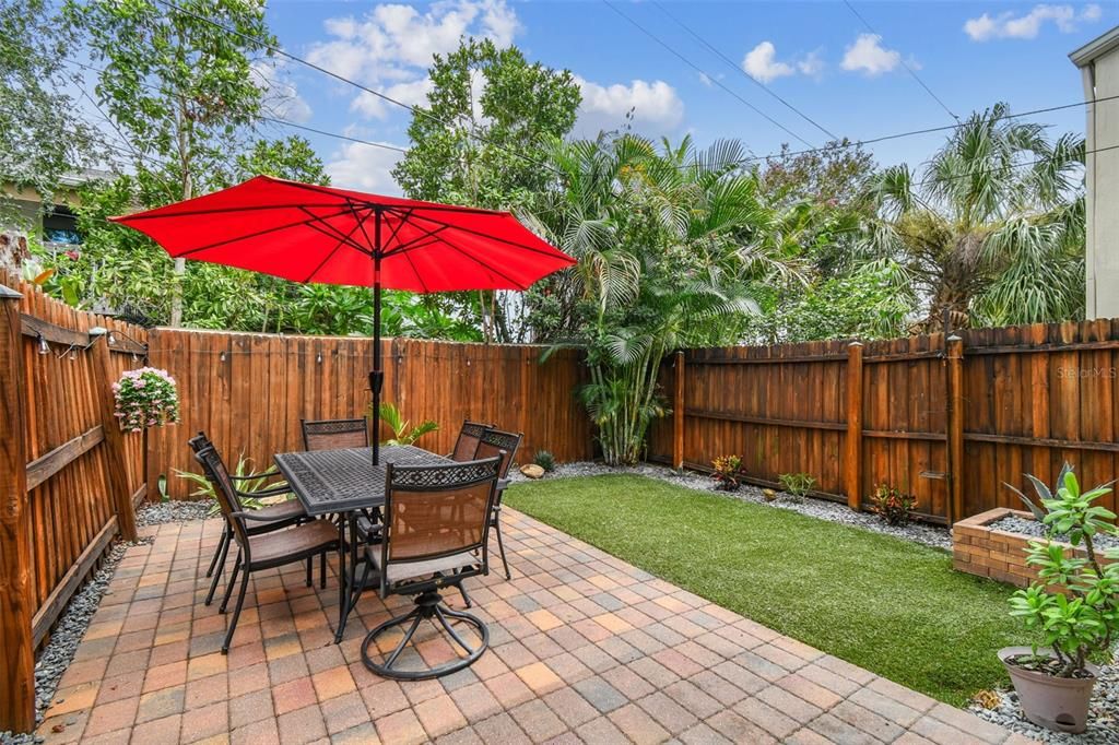 Под контрактом: $3,900 (2 спален, 2 ванн, 1344 Квадратных фут)