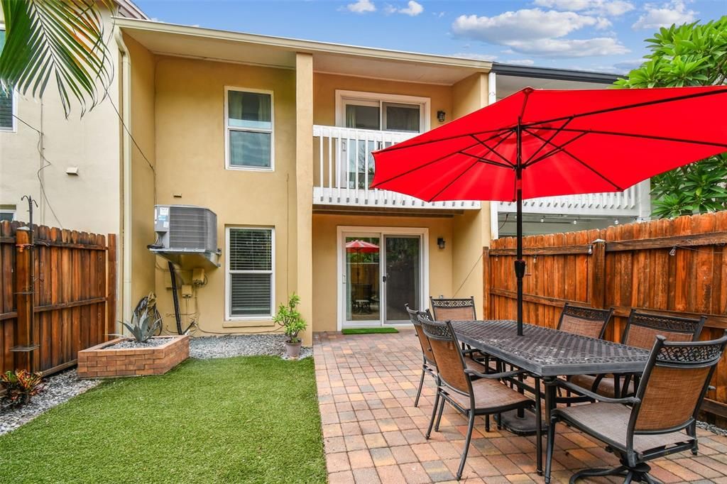 Под контрактом: $3,900 (2 спален, 2 ванн, 1344 Квадратных фут)