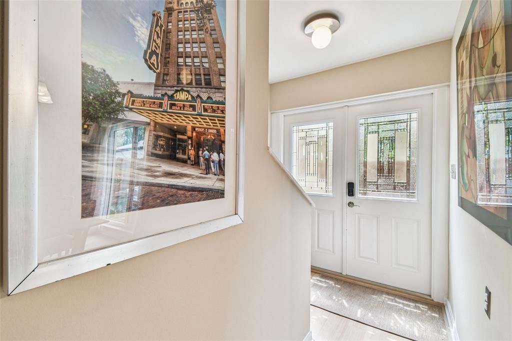 Под контрактом: $3,900 (2 спален, 2 ванн, 1344 Квадратных фут)