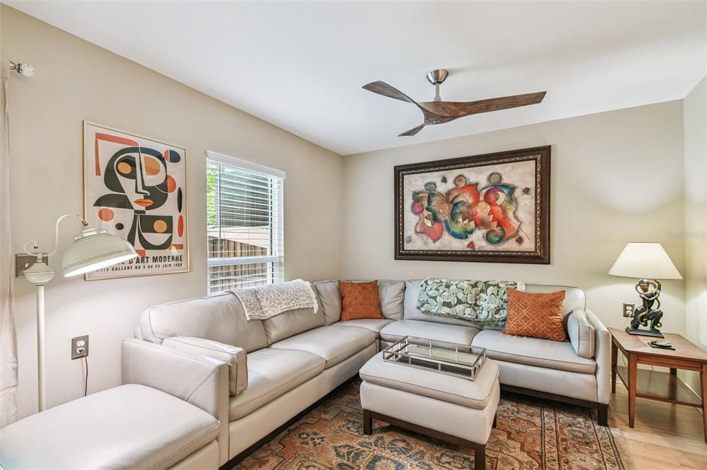 Под контрактом: $3,900 (2 спален, 2 ванн, 1344 Квадратных фут)