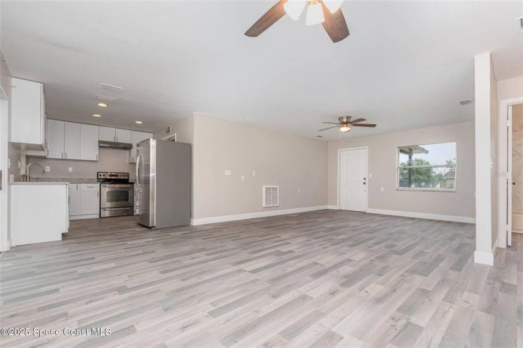 Active With Contract: $249,000 (3 beds, 2 baths, 1224 Square Feet)