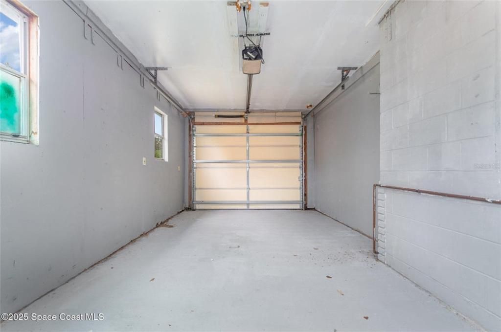 Active With Contract: $249,000 (3 beds, 2 baths, 1224 Square Feet)