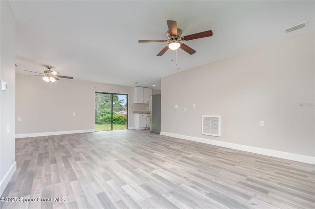 Active With Contract: $249,000 (3 beds, 2 baths, 1224 Square Feet)