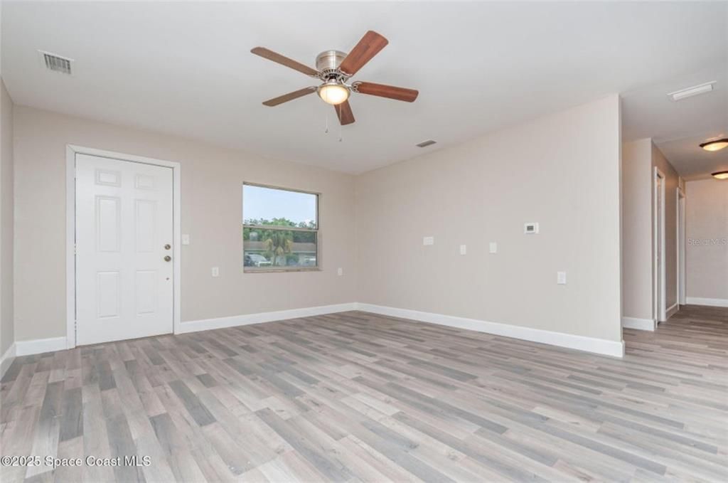 Active With Contract: $249,000 (3 beds, 2 baths, 1224 Square Feet)
