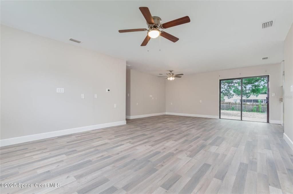 Active With Contract: $249,000 (3 beds, 2 baths, 1224 Square Feet)