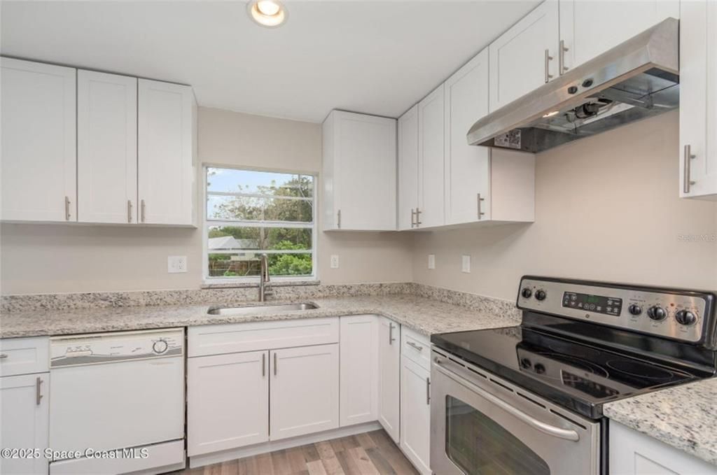 Active With Contract: $249,000 (3 beds, 2 baths, 1224 Square Feet)