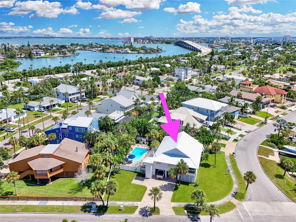 En Renta: $9,900 (3 camas, 2 baños, 1836 Pies cuadrados)