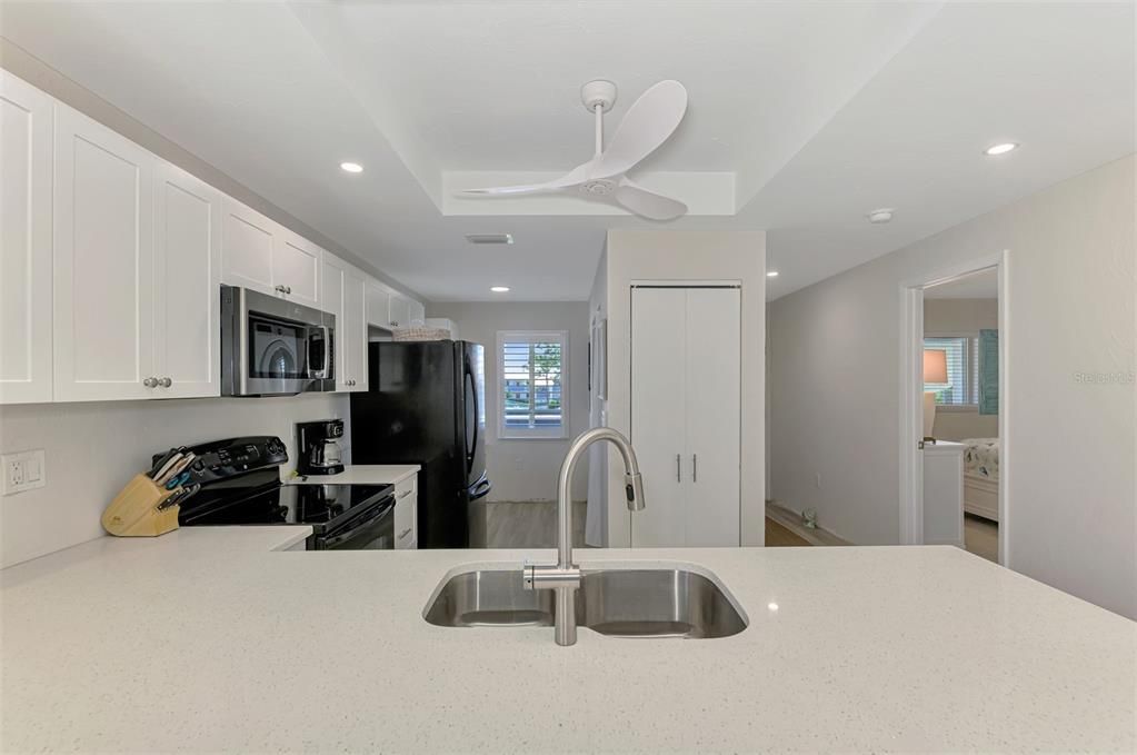 合同活跃: $138,900 (2 贝兹, 2 浴室, 1092 平方英尺)