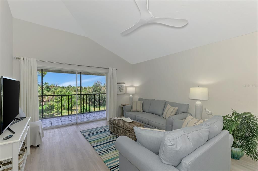 合同活跃: $138,900 (2 贝兹, 2 浴室, 1092 平方英尺)