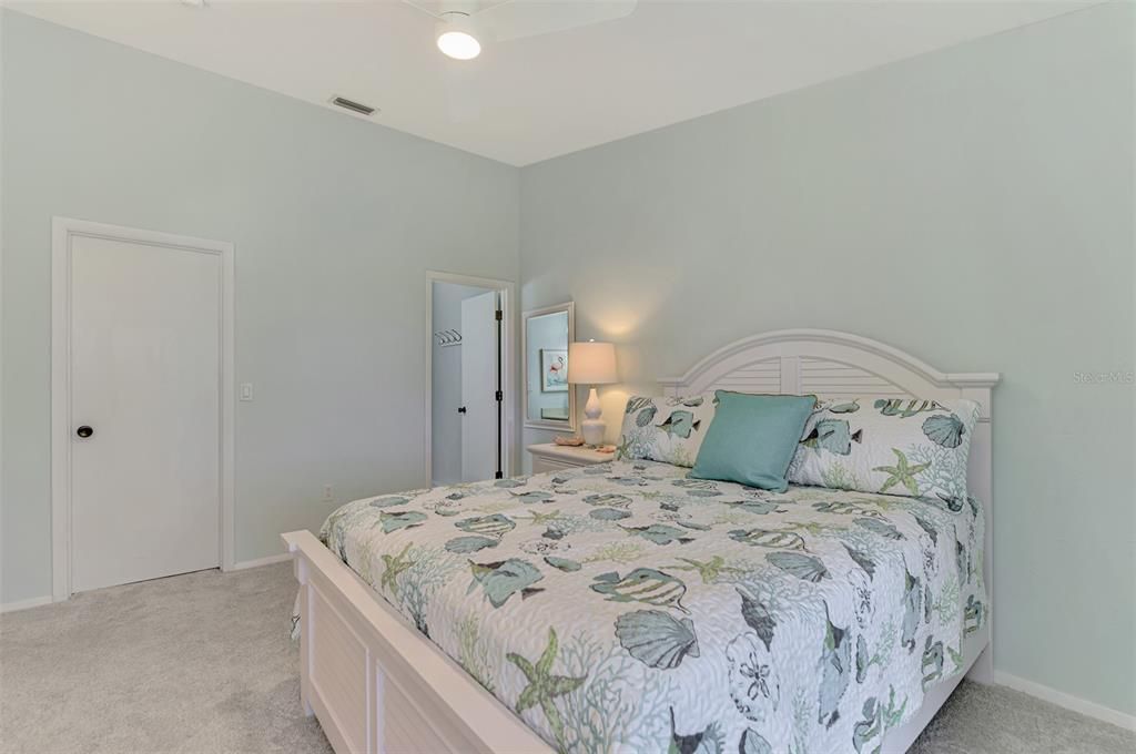 合同活跃: $138,900 (2 贝兹, 2 浴室, 1092 平方英尺)