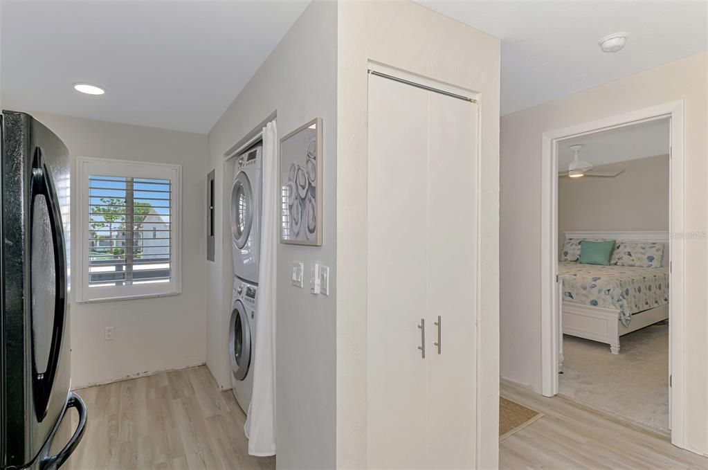 合同活跃: $138,900 (2 贝兹, 2 浴室, 1092 平方英尺)