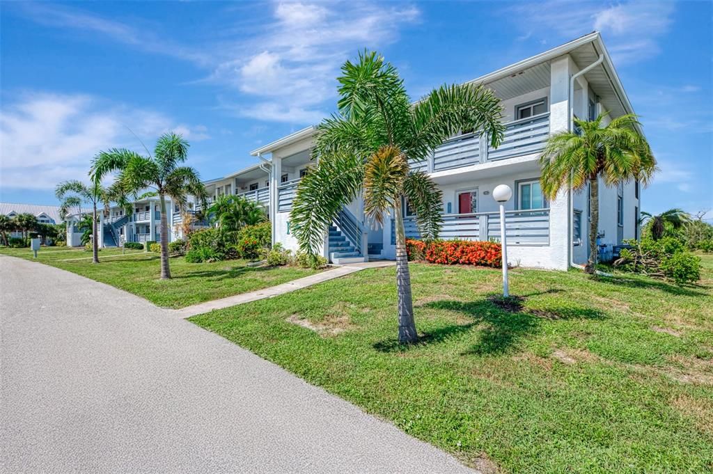 合同活跃: $138,900 (2 贝兹, 2 浴室, 1092 平方英尺)