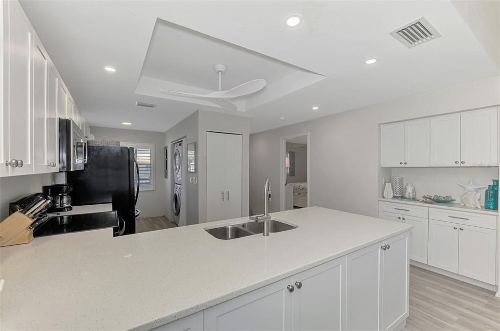 合同活跃: $138,900 (2 贝兹, 2 浴室, 1092 平方英尺)