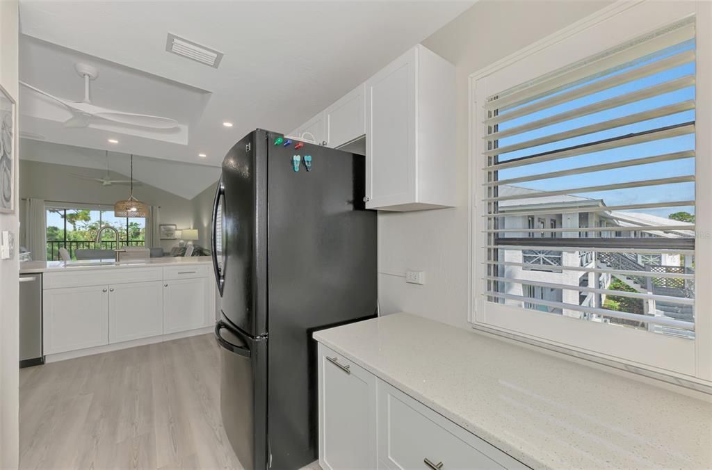 合同活跃: $138,900 (2 贝兹, 2 浴室, 1092 平方英尺)