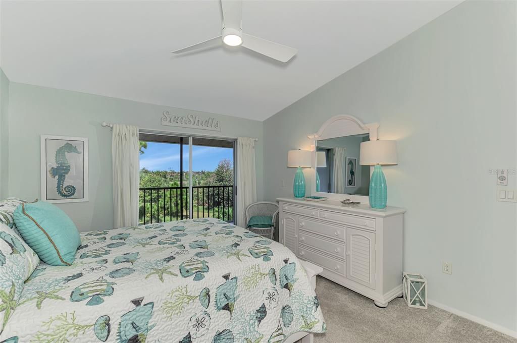 合同活跃: $138,900 (2 贝兹, 2 浴室, 1092 平方英尺)