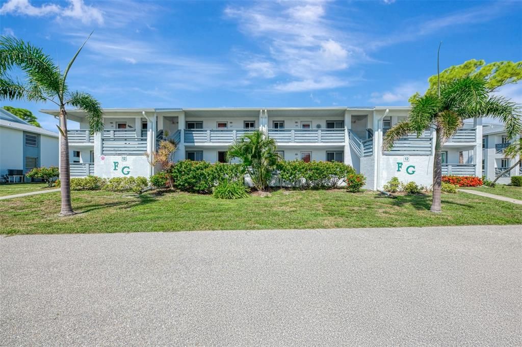 合同活跃: $138,900 (2 贝兹, 2 浴室, 1092 平方英尺)