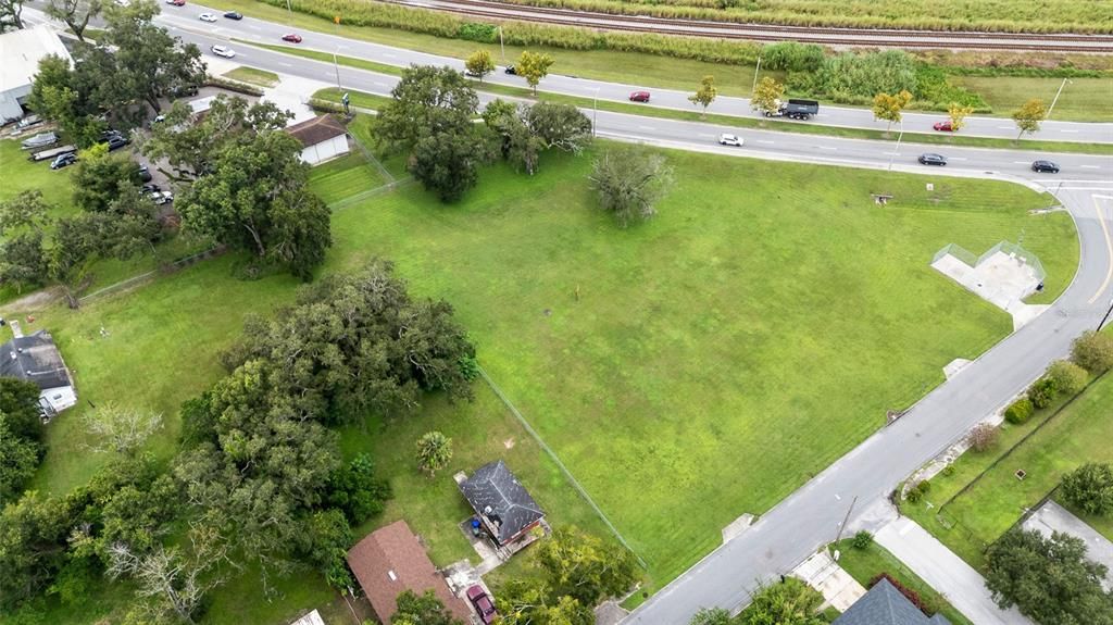 待售: $1,300,000 (0.18 acres)