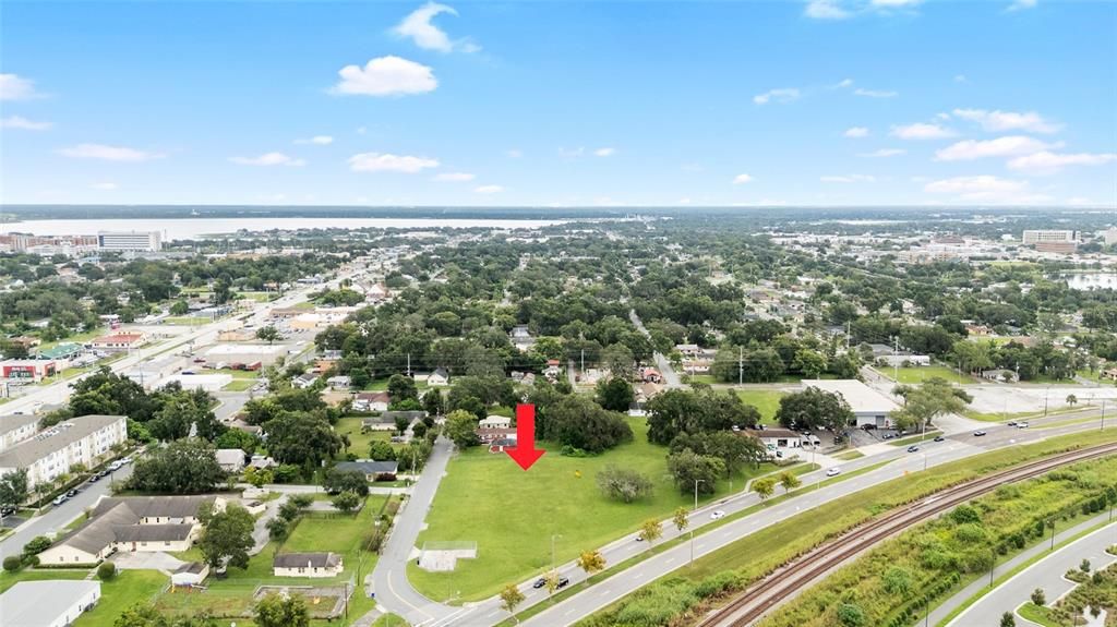 待售: $1,300,000 (0.18 acres)